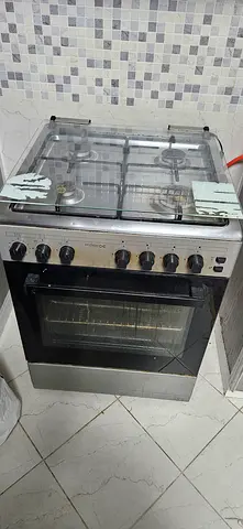 Daewoo 4 burner Stove with Oven