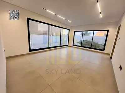 للبيع فيلا جاهزه للسكن قريبه لجميع الخدمات _تقسيمات داخليه واسعه جدا شامله الكهرباء والمياه