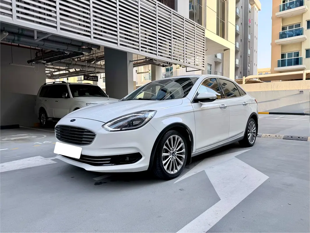 Ford Escort 2020 — photo 1 of 18