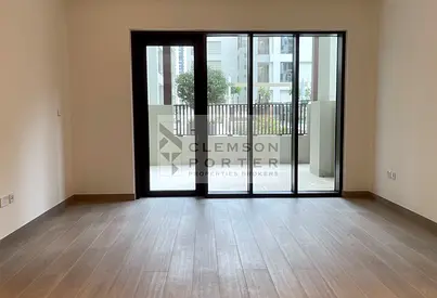 شقة مشرقة بغرفة نوم واحدة | مبنى غروف 2 | إطلالات على الشاطئ والفناء | شرفة