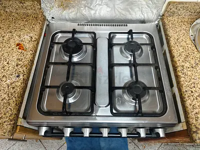 Built-in 4-Burner Gas Cooktop in Stainless Steel - Good Working Condition