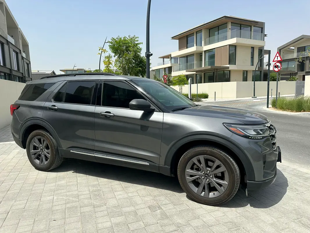Ford Explorer 2025 — photo 1 of 5