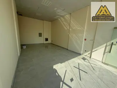 محل تجاري اول استخدام ببناية جديدة مساحه وتشطيب ممتازه