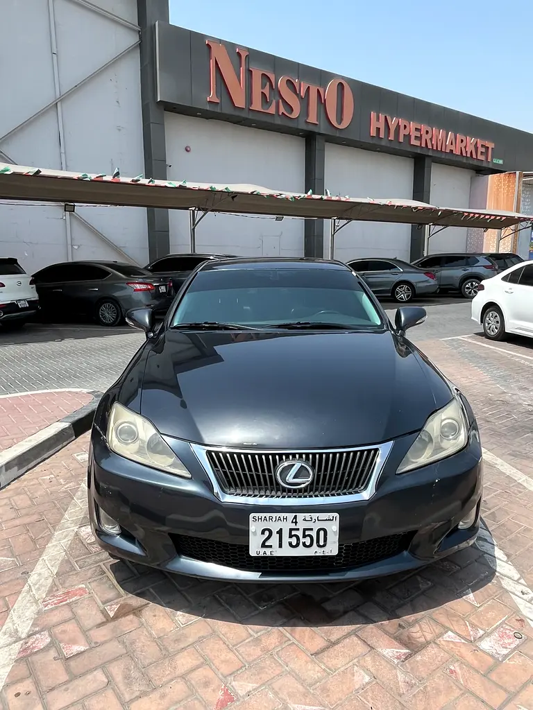 Lexus IS-Series 2009 — photo 1 of 12