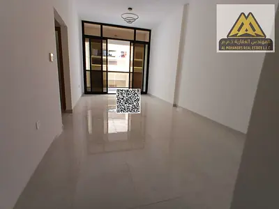 A new apartment with high-end finishes, with a private parking, a balcony, and a master room in a vital location close to all services and exits