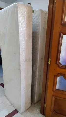 Queen size double bed with mattress