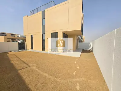 Corner Unit | Huge Plot Sized - Ready To Move