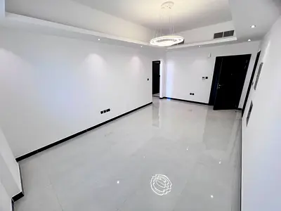 بغرفة ماستر و2 حمام وبلكونة بإطلالة مفتوحة وشقة مضيئة ومدخل فخم وقرب السوق الصيني | الجرف 3