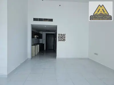 استوديو بمساحة أكبر من المعتاد مع باركن شامل وإطلالة مريحة داخل أبراج فالكون