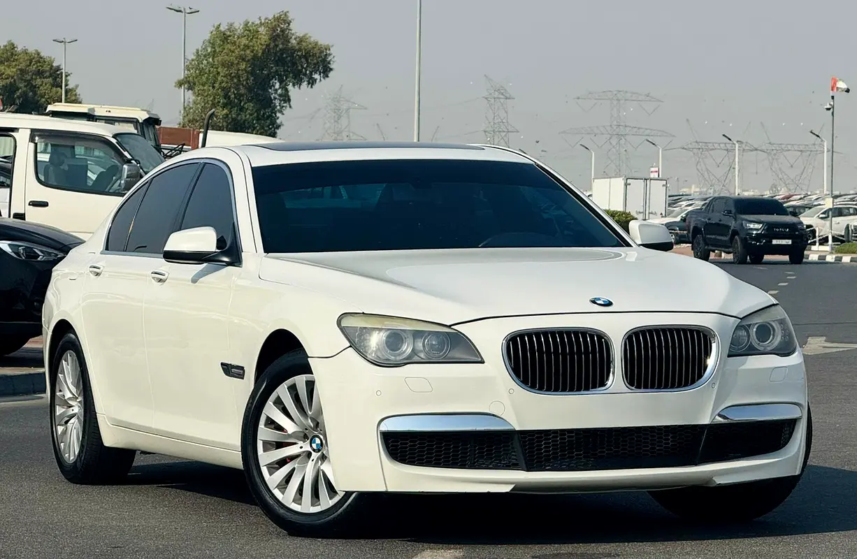 BMW 7-Series 2010 — photo 1 of 20