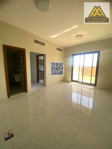 شقة عائلية أنيقة بغرفة ماستر وخزائن حائط وبلكونة مميزة في موقع هادئ خلف مركز شرطة الحميدية