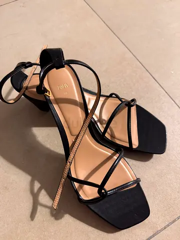 Ladies black shoes ZARA