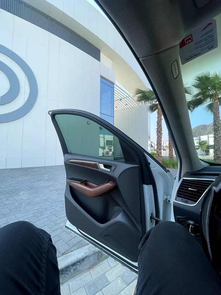 Audi Q5 2011 — photo 1 of 19