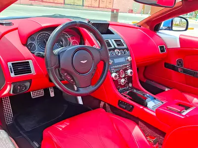 2011 Aston Martin DBS 照片 14