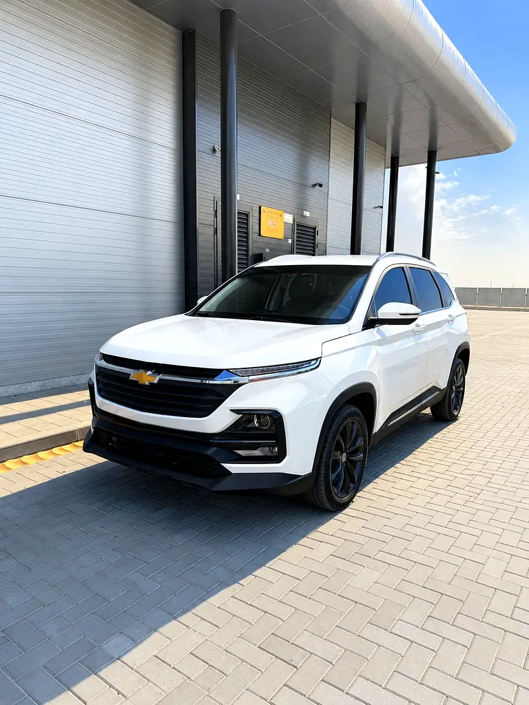 Chevrolet Captiva 2024 — photo 1 of 11