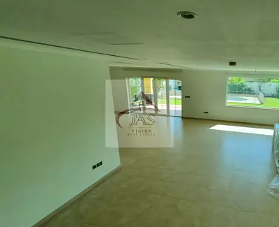 WITH PRIVATE POOL READY TO MOVE 4BED LARGE LAYOUT