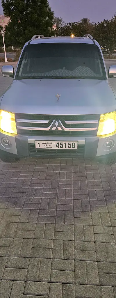 Mitsubishi Pajero 2008 — photo 1 of 10
