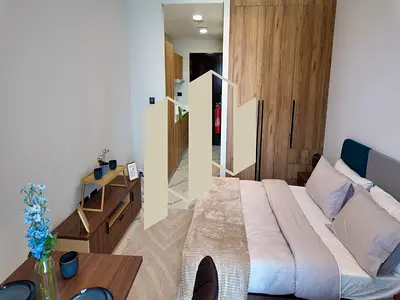 Fully Furnished | Studio w/ Balcony | Canal View