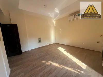 استوديو واسع طابق أرضي شبه جديد (ثاني ساكن) للإيجار السنوي في المويهات 1 عجمان