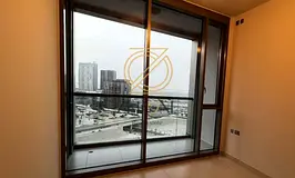 ready to move in- amazing unit