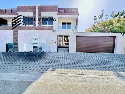 Modern Design - Huge Size - 5 BDR With Maid & Driver Room