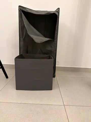 Portable fabric storage with zipper and storage cube - good condition