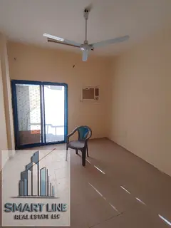 Big offer near to sachool 2bhk with 2 balcony with ac outside free parking family building rent only