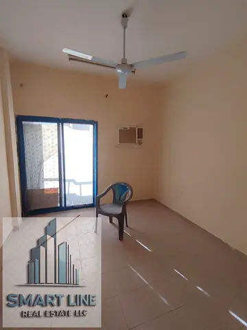 Big offer near to sachool 2bhk with 2 balcony with ac outside free parking family building rent onl