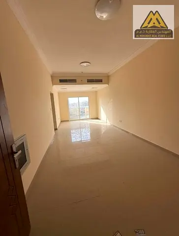 أول ساكن | مساحات كبيرة | بلكونة | خزائن بالحائط | تكييف مركزي |  قريب من محمد بن زايد | سهل المخرج للشارقة ودبي | سكن فاخر