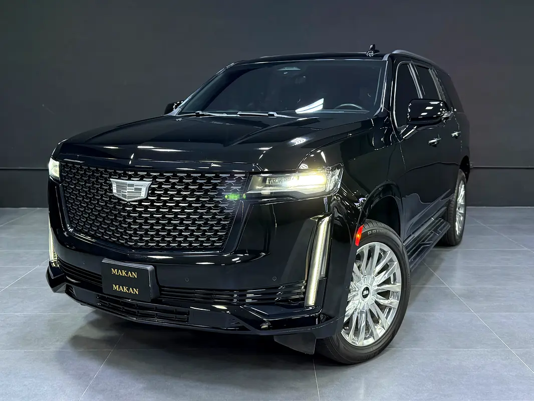 Cadillac Escalade 2021 — photo 1 of 10