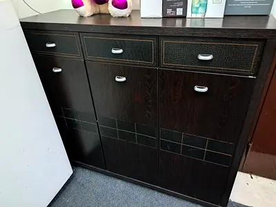 Urgent - A spacious shoe rack