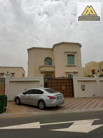 فيلا للإيجار السنوي في منطقة الرقايب عجمان، بمساحات واسعة وتصميم عملي يناسب العائلات الكبيرة الباحثة عن الخصوصية والراحة في موقع هادئ ومميز قريب من جم