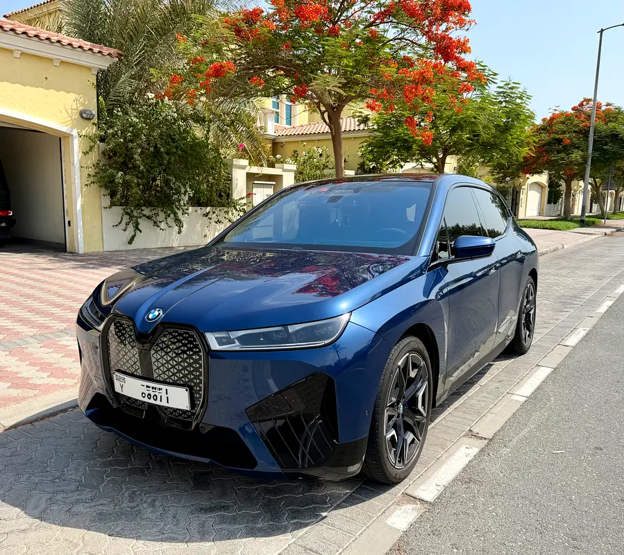 BMW iX 2023 — photo 1 of 7