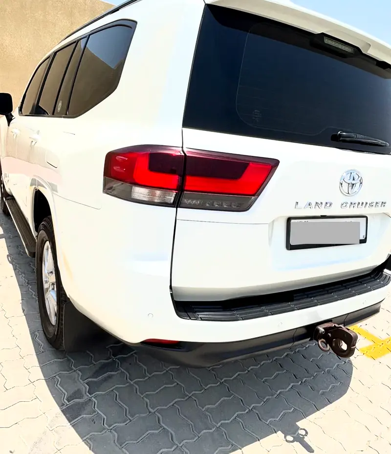 Toyota Land Cruiser 2022 — photo 1 of 8