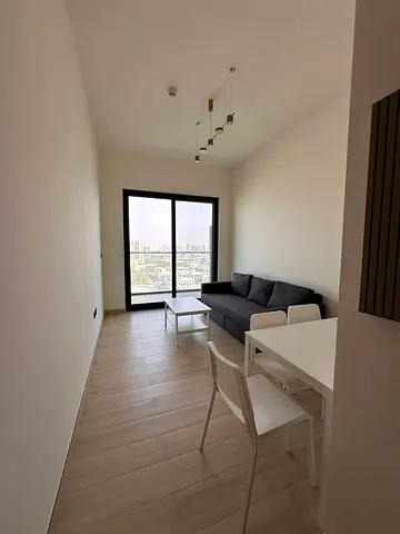 Fully furnished 1BR | Bright layout | Balcony