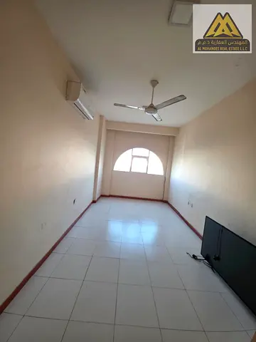 موقع مميز على شارع رئيسي | مطبخ مغلق | تكييف سبليت | باركن ترابي متوفر | قريب من شارع الشيخ عمار | سهولة الوصول للشارقة ودبي وطريق الشيخ محمد بن زايد