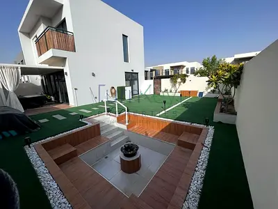 Large Corner Plot | Upgraded | Near Park