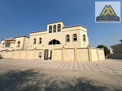 موقع زاوية على شارعين ومساحات استثنائية وتشطيبات حديثة وعدد كبير من الأجنحة الماستر مع تصميم مثالي للسكن والاستثمار
