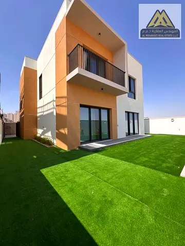 5 Master Bedrooms 6 Bathrooms Maid's Room Majlis and Living Room Kitchen Built-up Area: 3,600 Sq Ft Excellent Finishes Spacious Layout