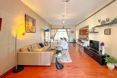 Chiller Free | Double Balcony | Large Study Room