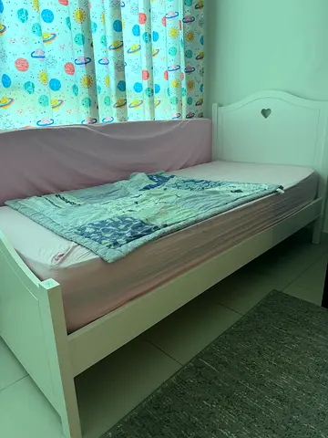 White single bed frame with headboard and storage - very good condition (with mattress)