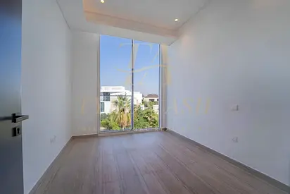Exclusive Forest Living | 3-Storey Villa