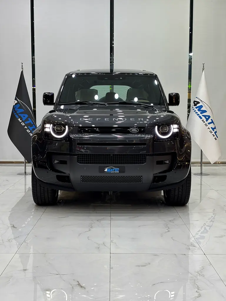 Land Rover Defender 2026 — photo 1 of 17