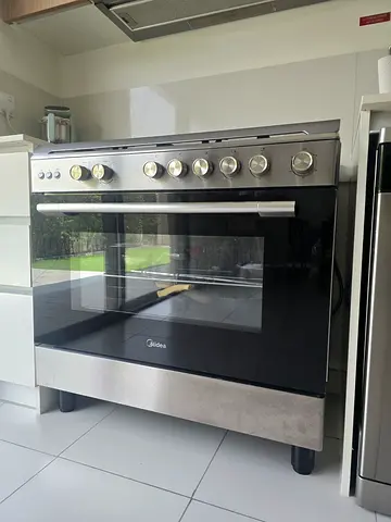 MIDEA 5 BURNER GAS COOKER