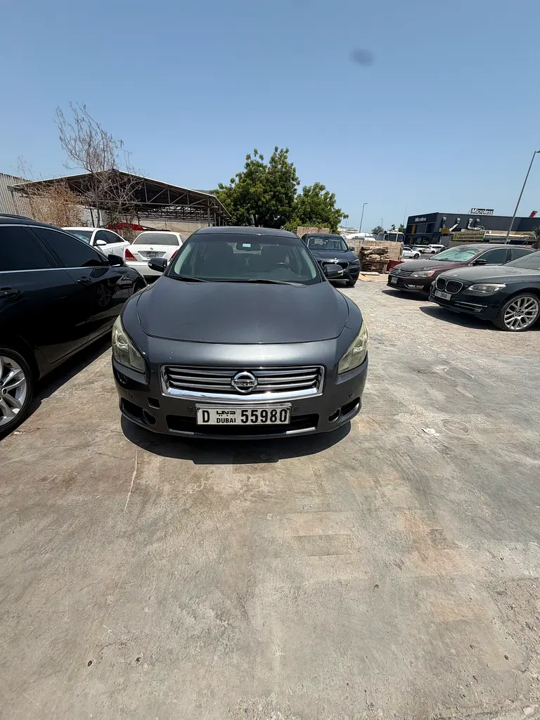 Nissan Maxima 2012 — photo 1 of 13