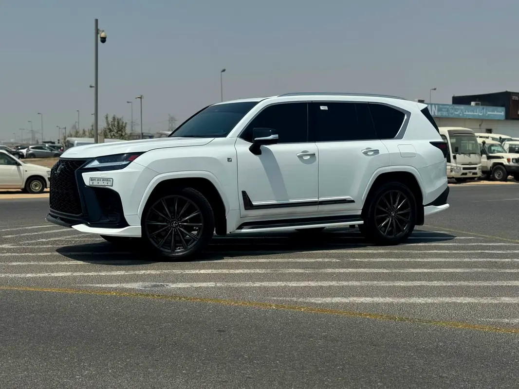 Lexus LX-Series 2026 — photo 1 of 20