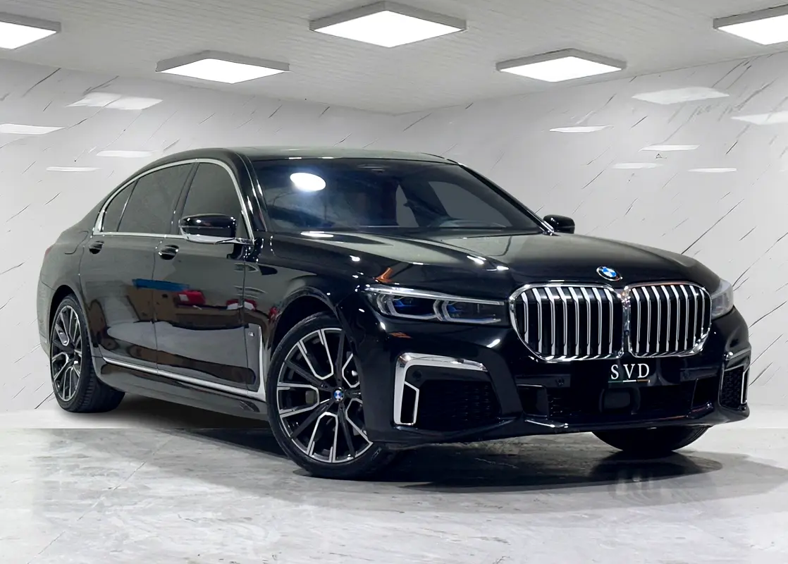 BMW 7-Series 2021 — photo 1 of 11