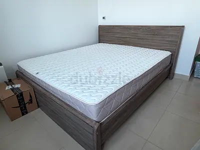 Bed Frame+Matteess