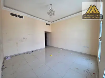 فرصة مميزة للإيجار السنوي في منطقة الروضة 3 بعجمان، شقة غرفة وصالة بمساحة كبيرة تصل إلى 1300 قدم مربع، تتميز بإضاءة طبيعية ممتازة وإطلالة مفتوحة تمنح
