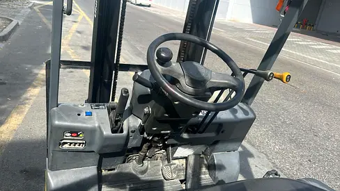 Super clean electric forklift 1.5 ton uni carrier